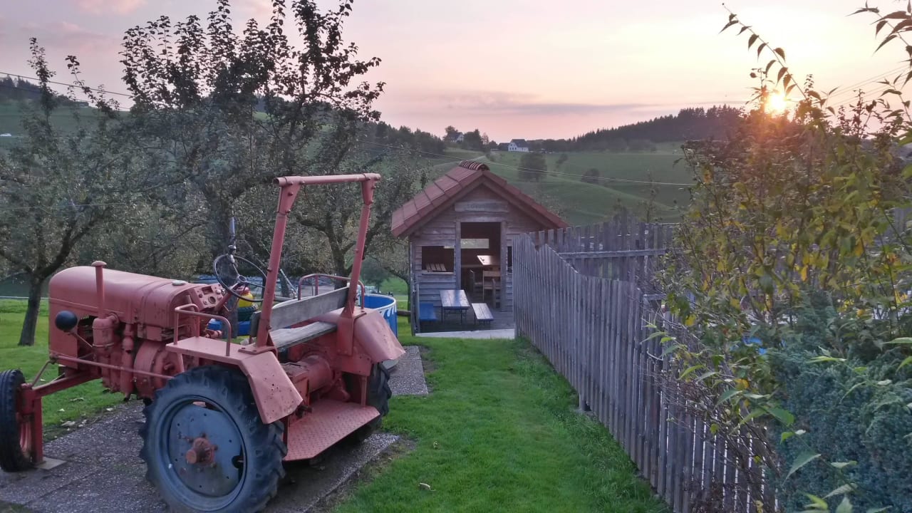 Ein Teil des Spielplatzes Ferienwohnungen Grub-Daniel-Hof