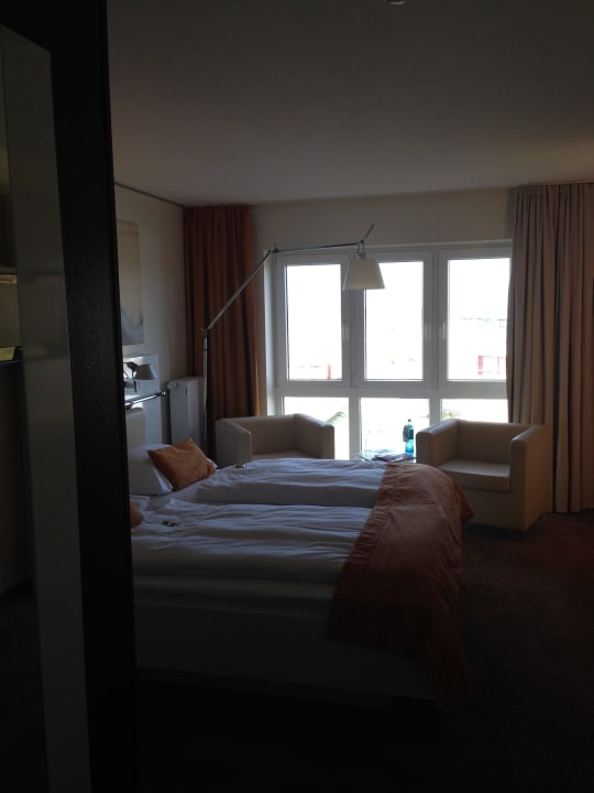 Das Zimmer vom Eingang aus Strandgut Resort