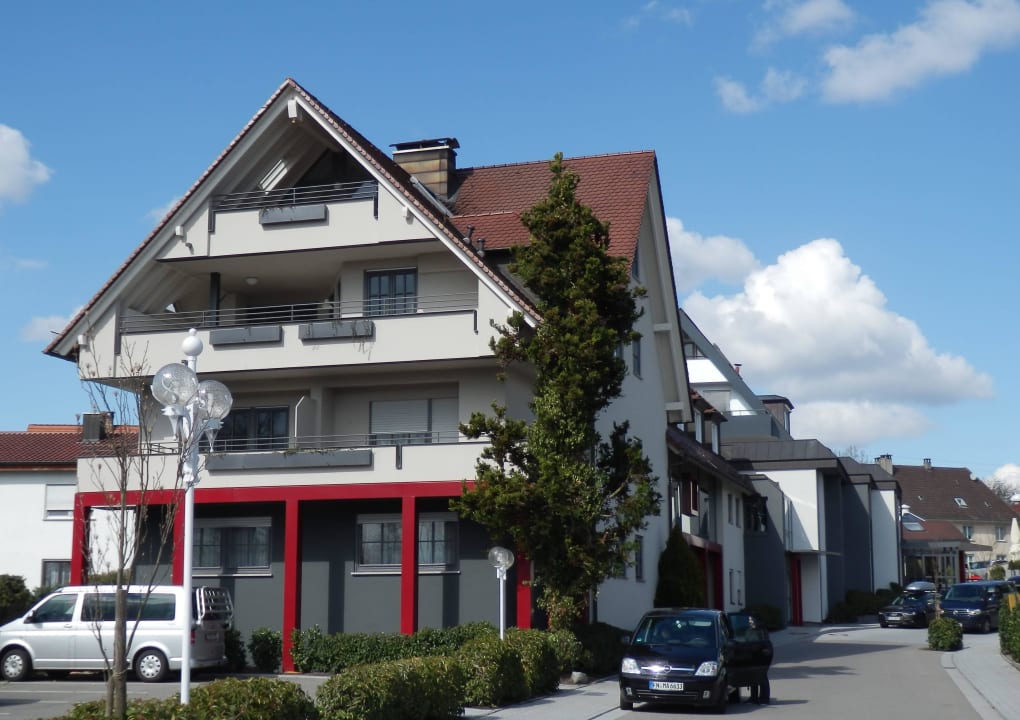 Von der Straße zum See aus gesehen Hotel Traube am See