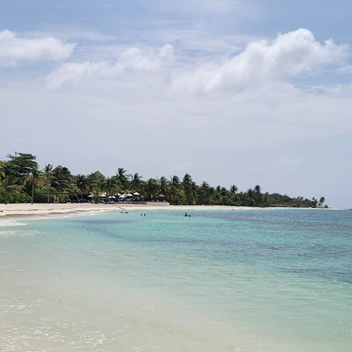 Strand Kuredu Island Resort & Spa