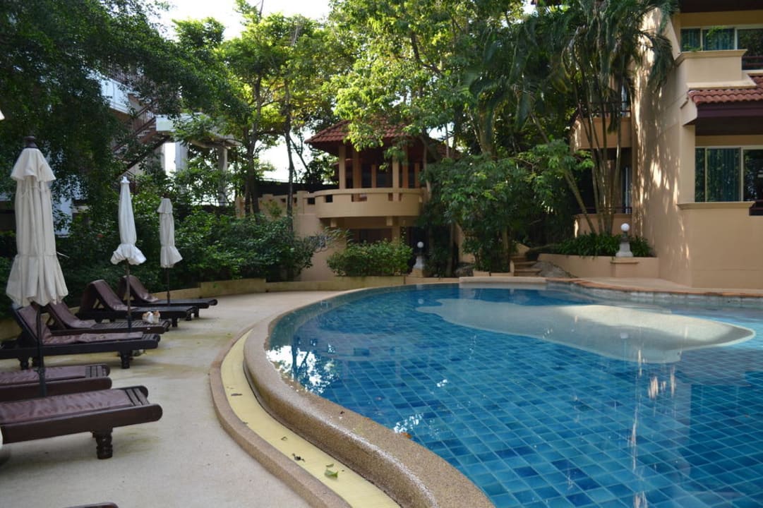 Oberer Pool The Fair House Beach Resort