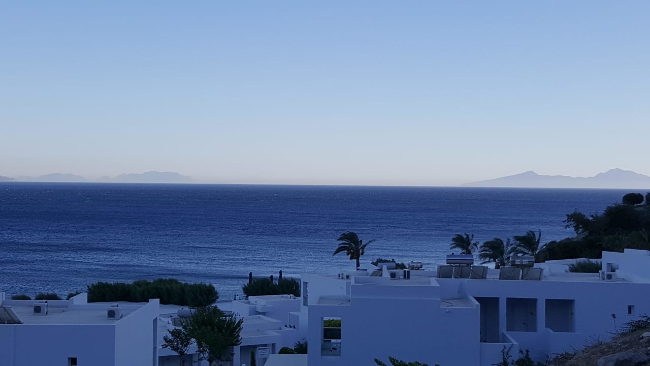 Blick vom Balkon der Juniorsuite Dimitra Beach Hotel & Suites