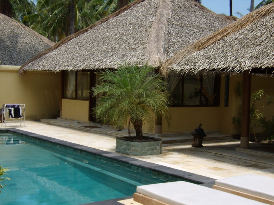 Poolvilla Aussenbereich Kura Kura Resort