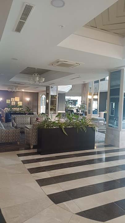 Lobby Bella Resort & Spa