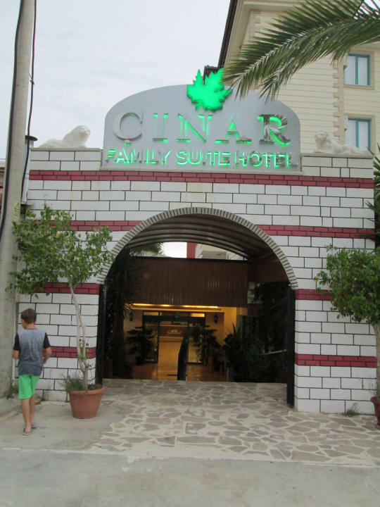Eingang Cinar Family Suite Hotel