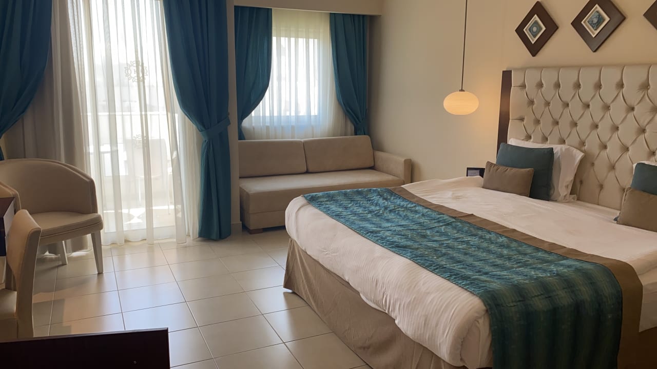 Zimmer Kamelya Aishen Club