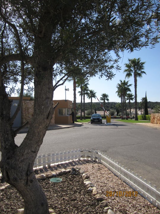 Einfahrt mit Sicherheitsposten Vale d'Oliveiras Quinta Resort & Spa