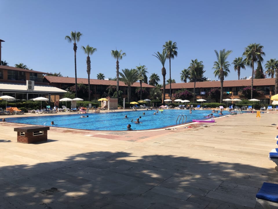 Pool Club Turtas Beach Hotel