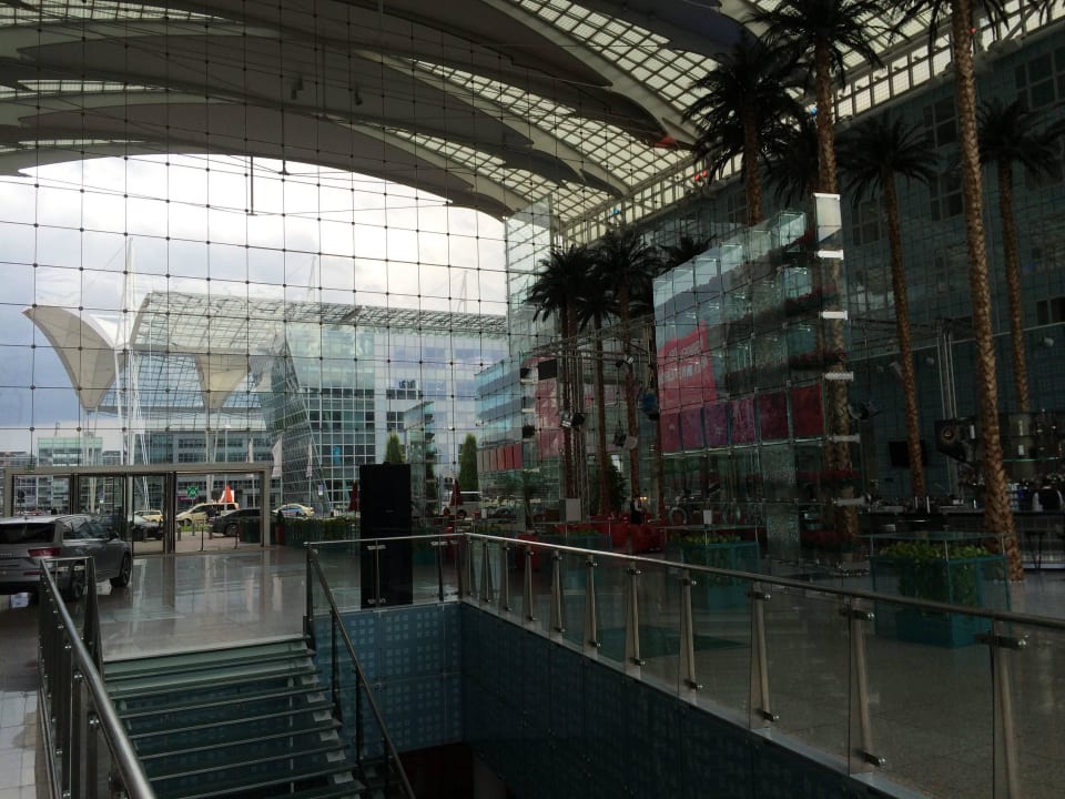 Lobby Hilton Munich Airport