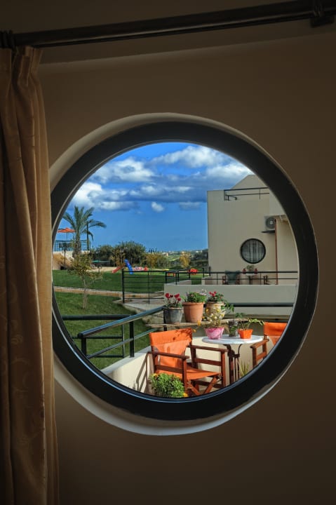 VIEW THROUGH THE MESONAITTE IN ESTATE KARES Hotel Ktima Kares