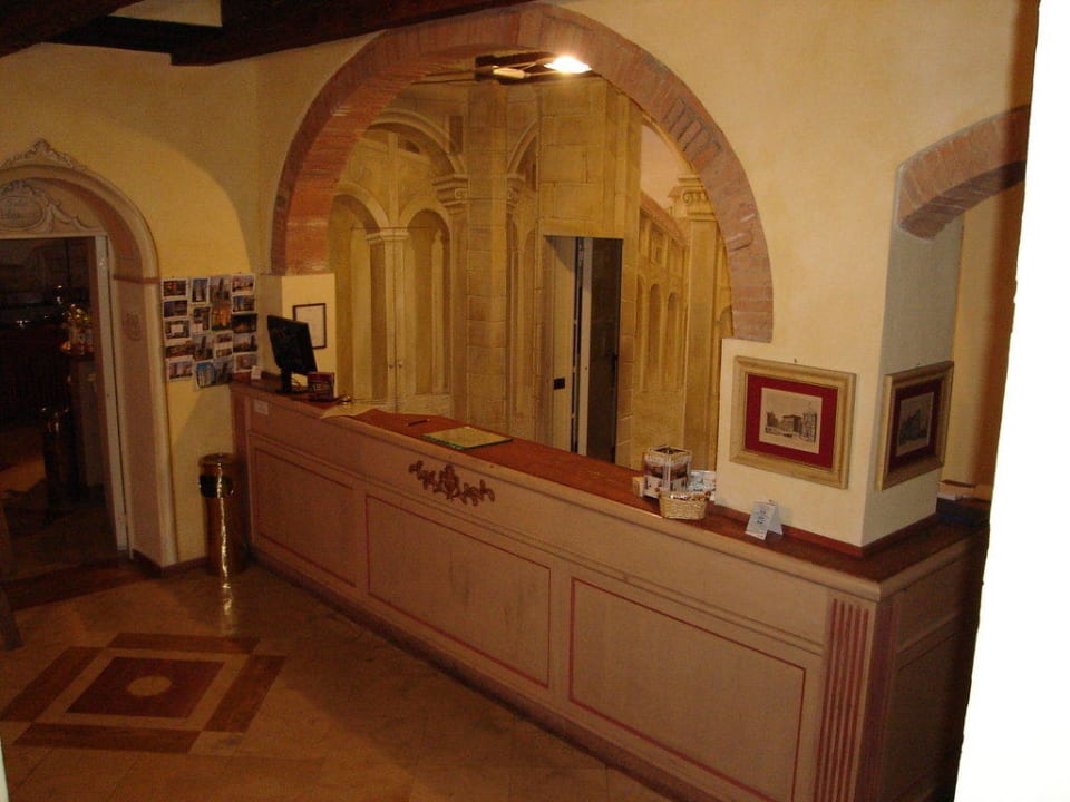Rezeption Hotel Bologna