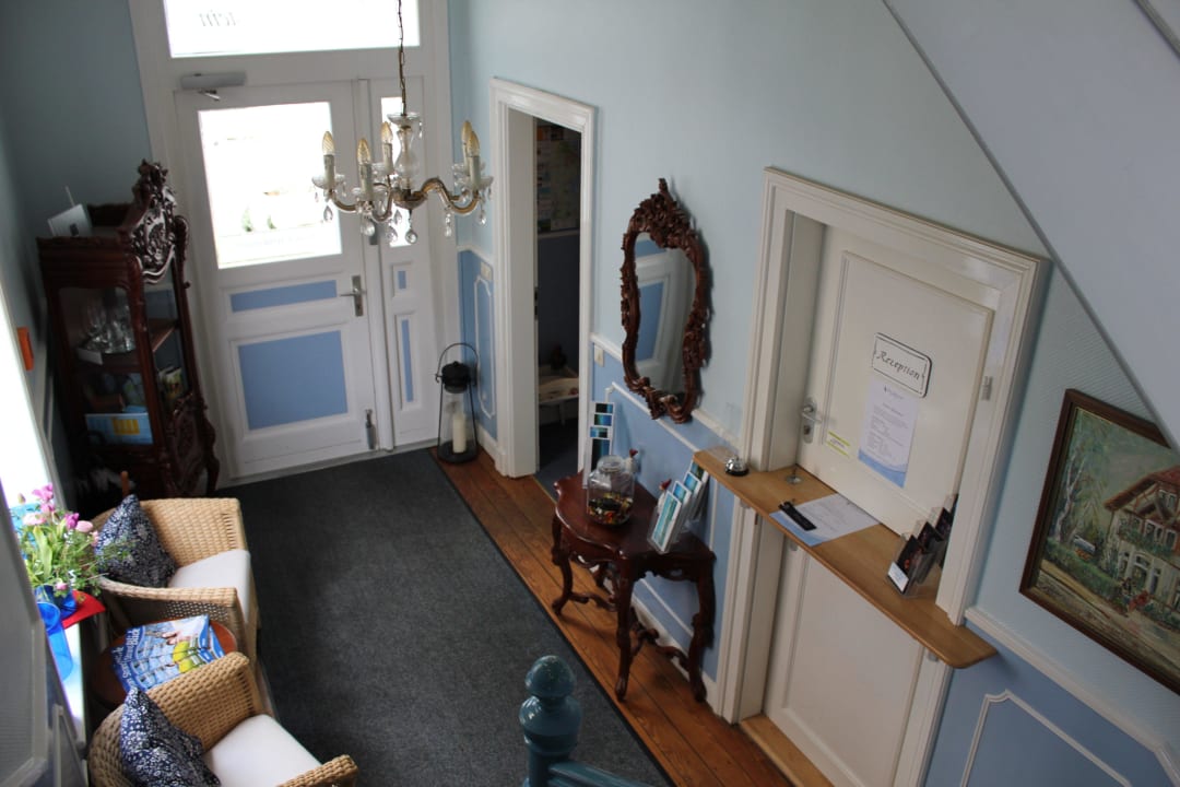 Eingangstür und Rezeption Villa Möwenstein