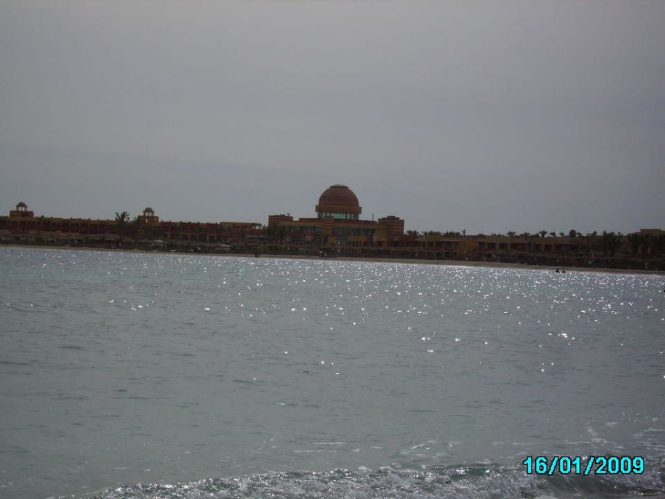 Blick auf Hotelanlage Malikia Resort Abu Dabbab