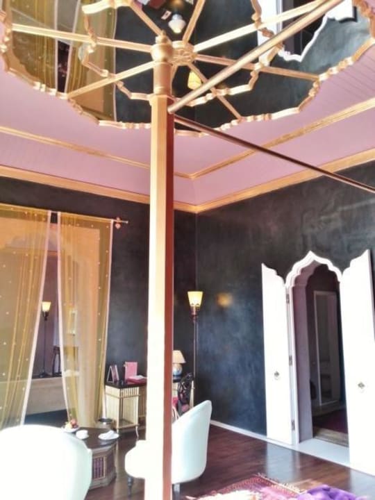 Hauptschlafzimmer der 155m² Suite Sahara Palace Marrakech