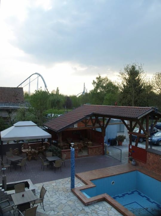 Garten mit Pool Gästehaus Parkblick