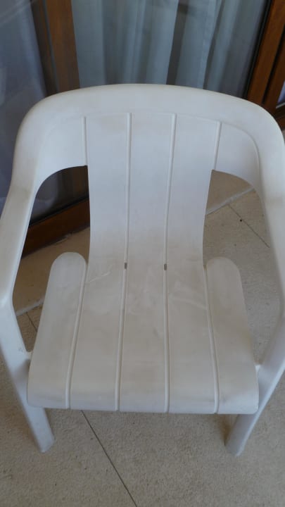 Dreckige Balkonstühle BLUESEA Gran Cervantes