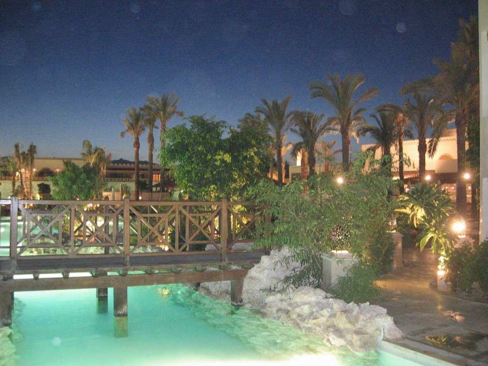 Poollandschaft am Abend Ghazala Gardens