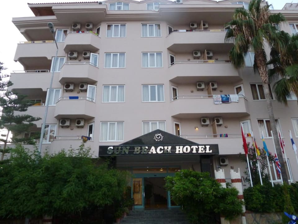 Eingang Side Bay Hotel