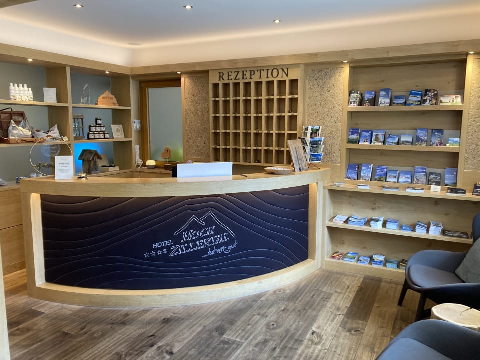Lobby Kräuterhotel Hochzillertal