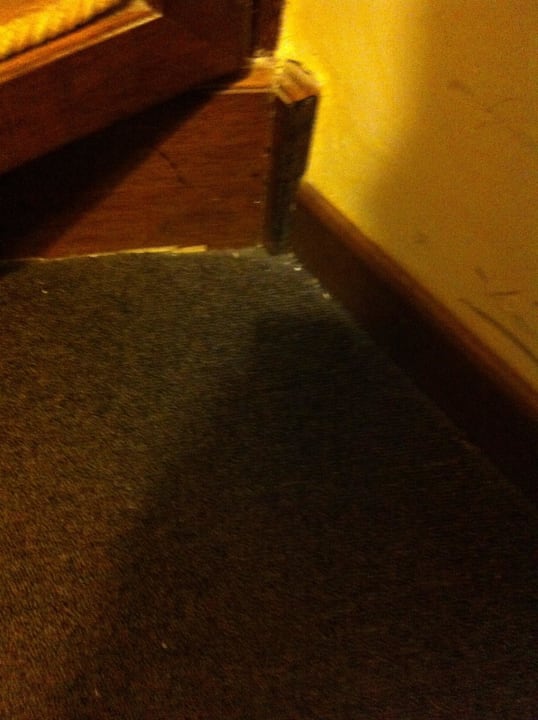 Dreckiger Zimmerteppich Hotel Quisisana