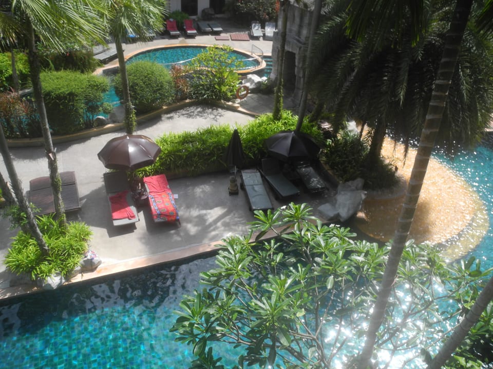 Blick Pool vom 2. Stock Kata Palm Resort & Spa