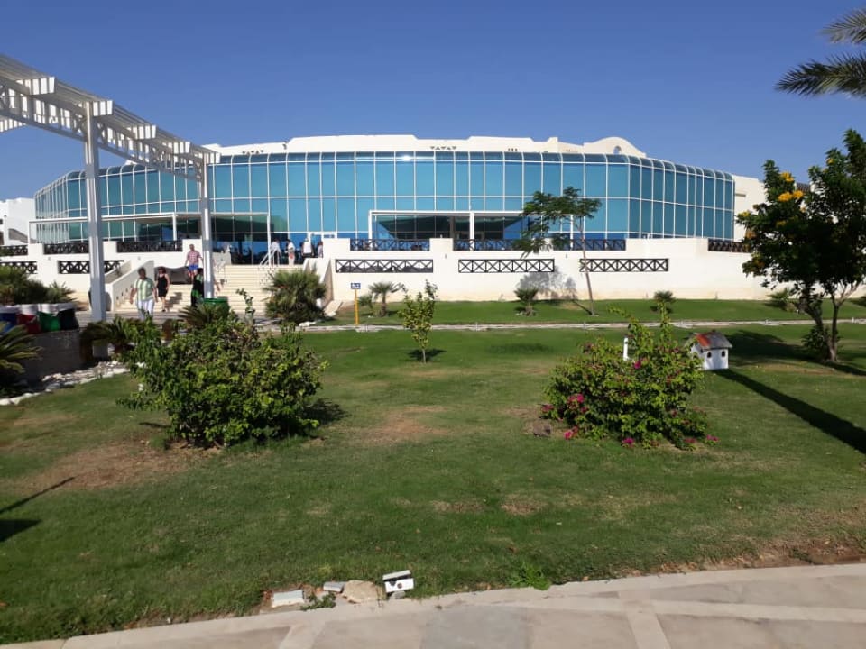 Restauracja główna z zewnątrz Hilton Marsa Alam Nubian Resort