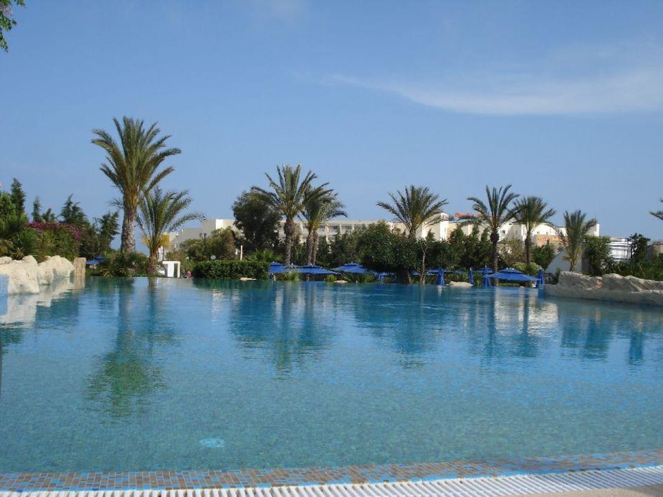 Einer der Pools Hotel Medina Belisaire & Thalasso