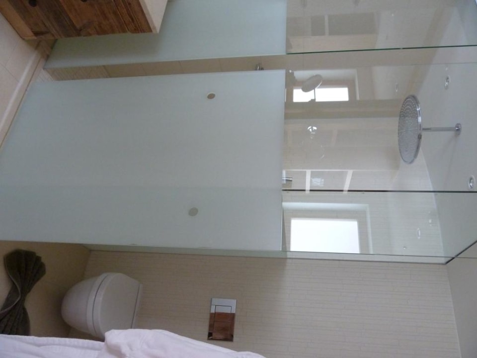 Dusche und WC mit Glasschiebetür Jungbrunn - Der Gutzeitort