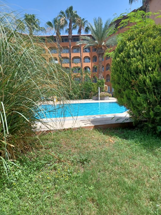 Pool Club Turtas Beach Hotel