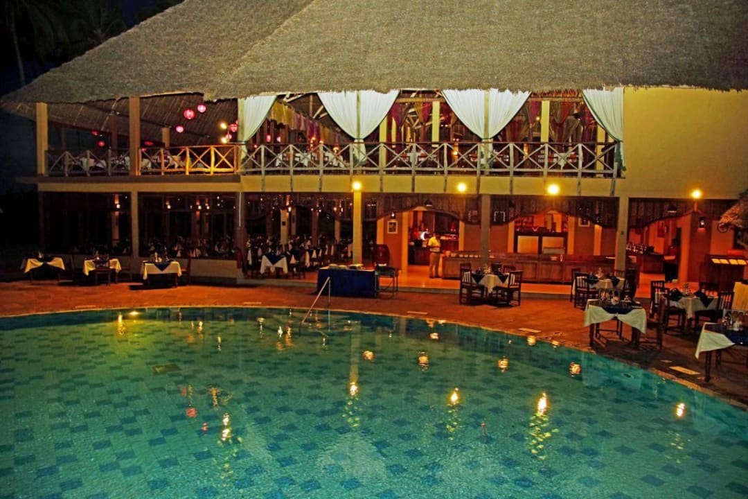 Dinner Neptune Pwani Beach Resort & Spa