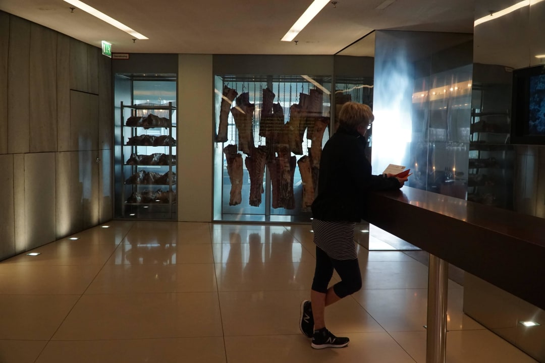 Die Empfangshalle SIDE Design Hotel Hamburg