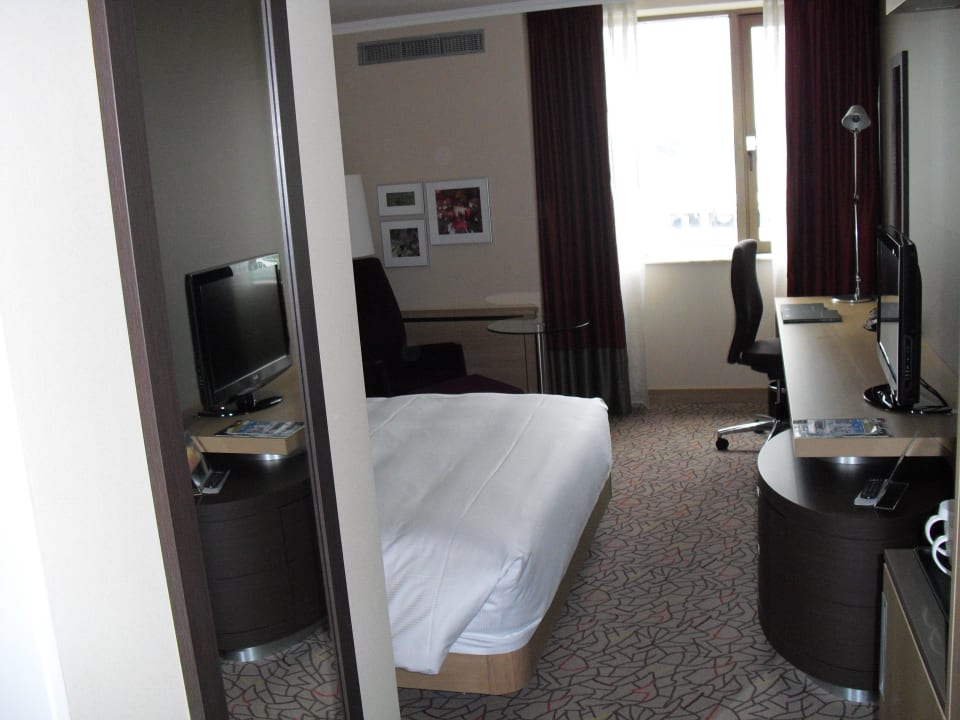 Übersichtliches Einzelzimmer Hilton Mainz