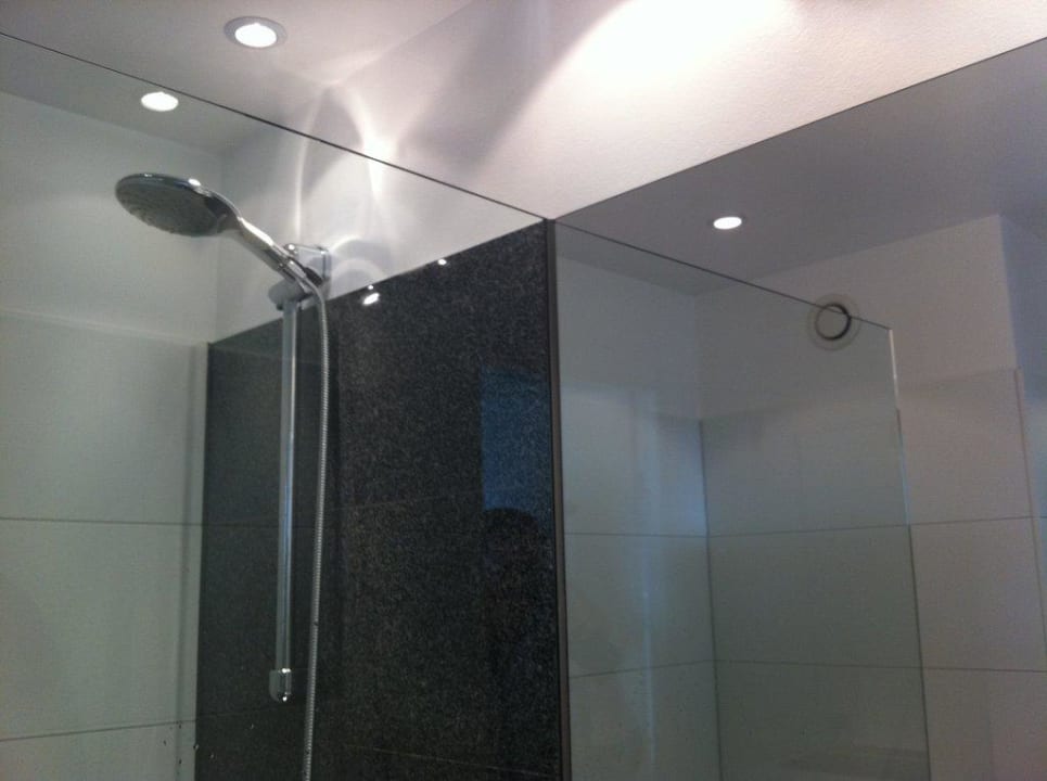 Große Dusche Motel One Hamburg am Michel