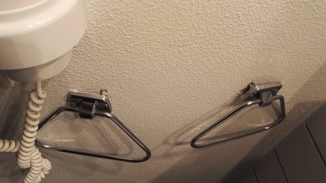 Defekte Handtuchhalter Center Parcs Park Nordseeküste