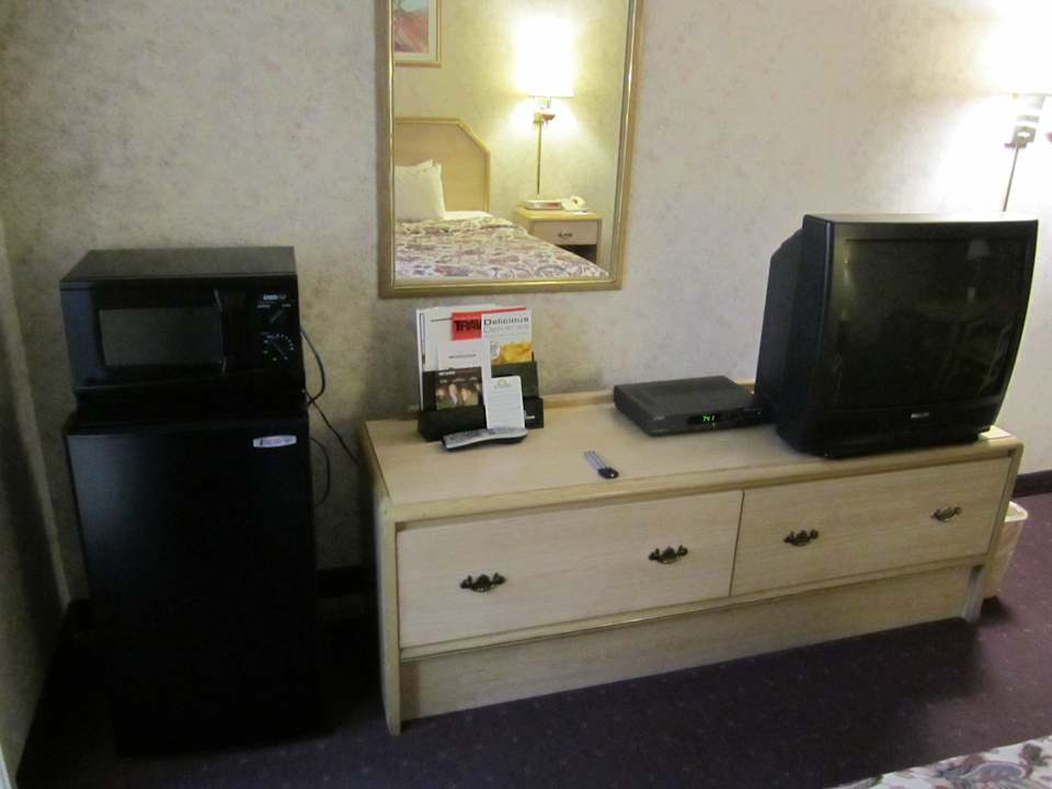 Mokrowelle und Kühlschrank sind vorhanden Hotel Days Inn Tempe