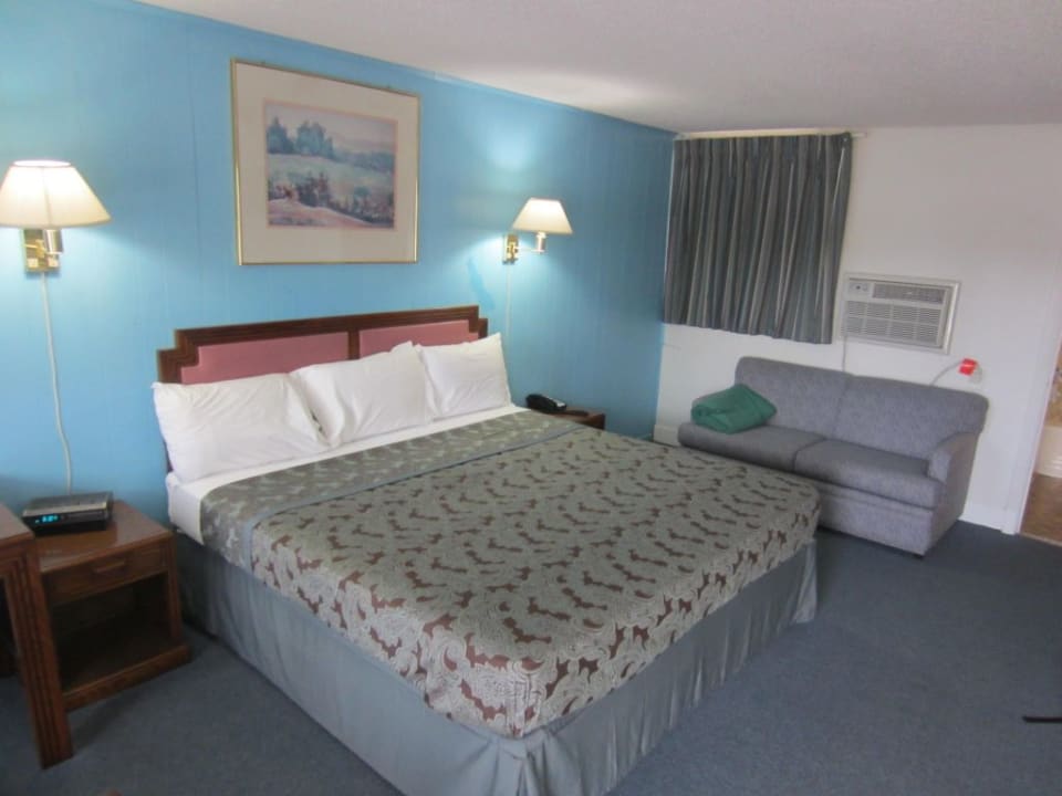 Zimmer Royal Inn Motel