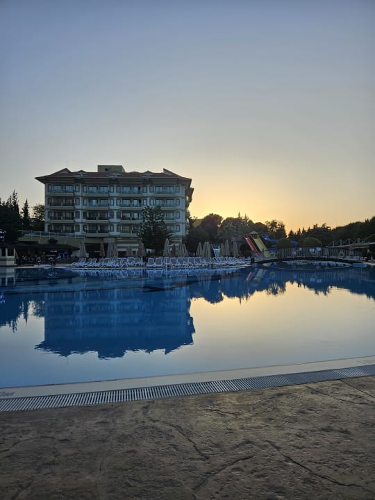 Pool Adalya ArtSide