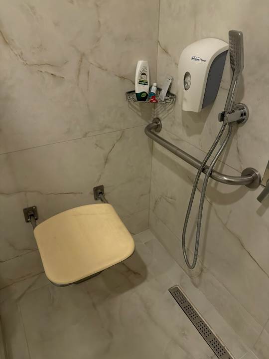 Zimmer Ramada Plaza by Wyndham Antalya