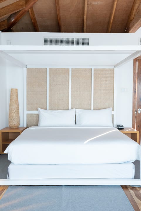 Zimmer Le Mersenne Zanzibar, Autograph Collection