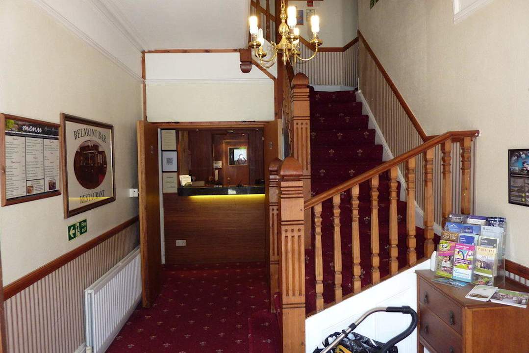 Lobby Hotel Gatwick Belmont