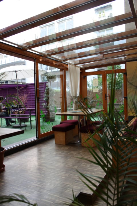 Patio Baxpax Hotel & Hostel Downtown