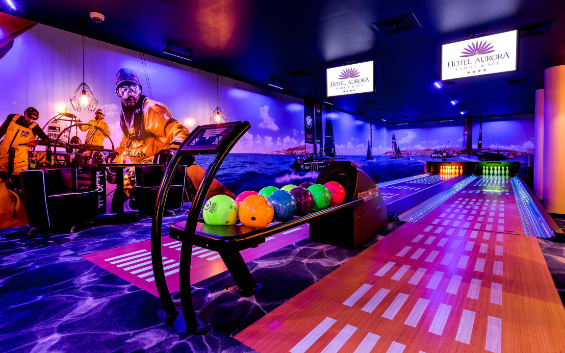 Bowling Hotel Aurora Family & SPA