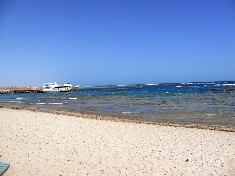 Hotelstrand links Utopia Beach Club