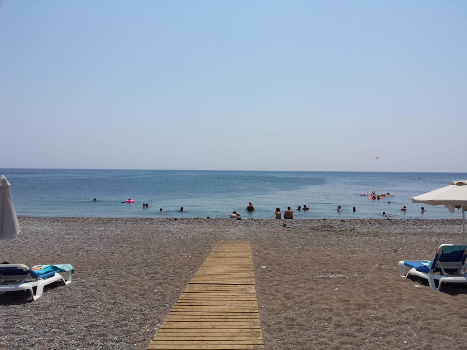 Vom Hotel auf den Strand Rodos Palladium Leisure & Wellness