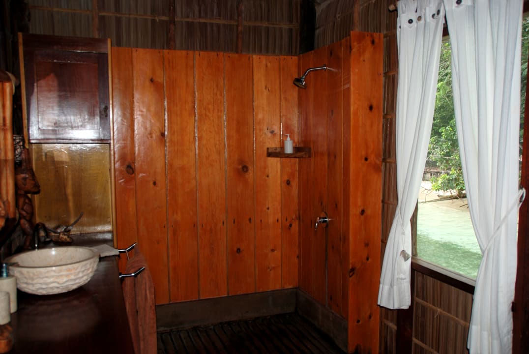 Dusche Papua Explorers Resort