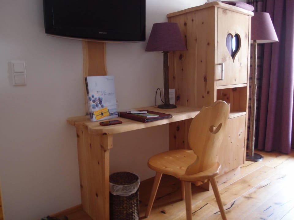 Minibar im Schrank Natur & Wellnesshotel Höflehner