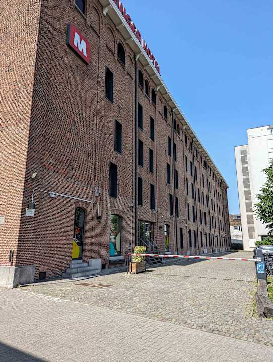 Außenansicht MEININGER Hotel Bruxelles City Center