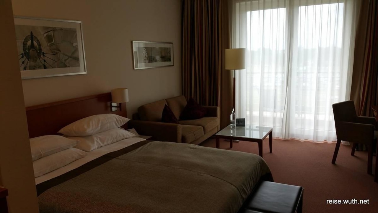 Zimmer Bett ATLANTIC Hotel Wilhelmshaven