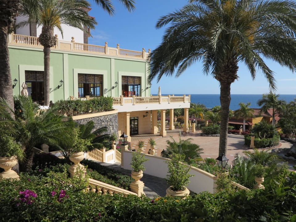 Restaurant und Garten Bahia Principe Sunlight Costa Adeje