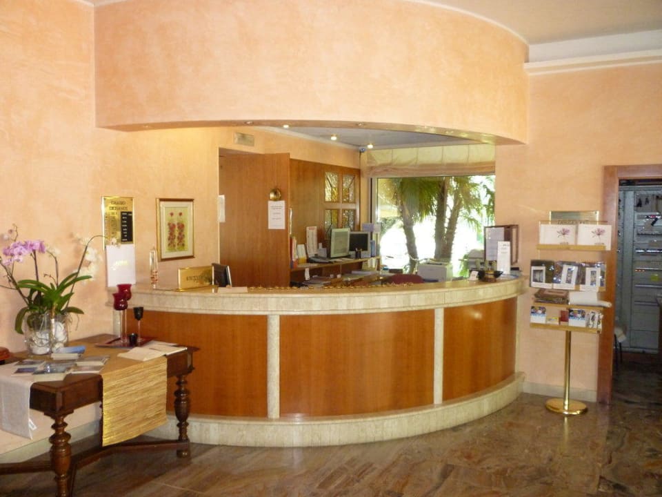Rezeption Hotel Baia Azzurra
